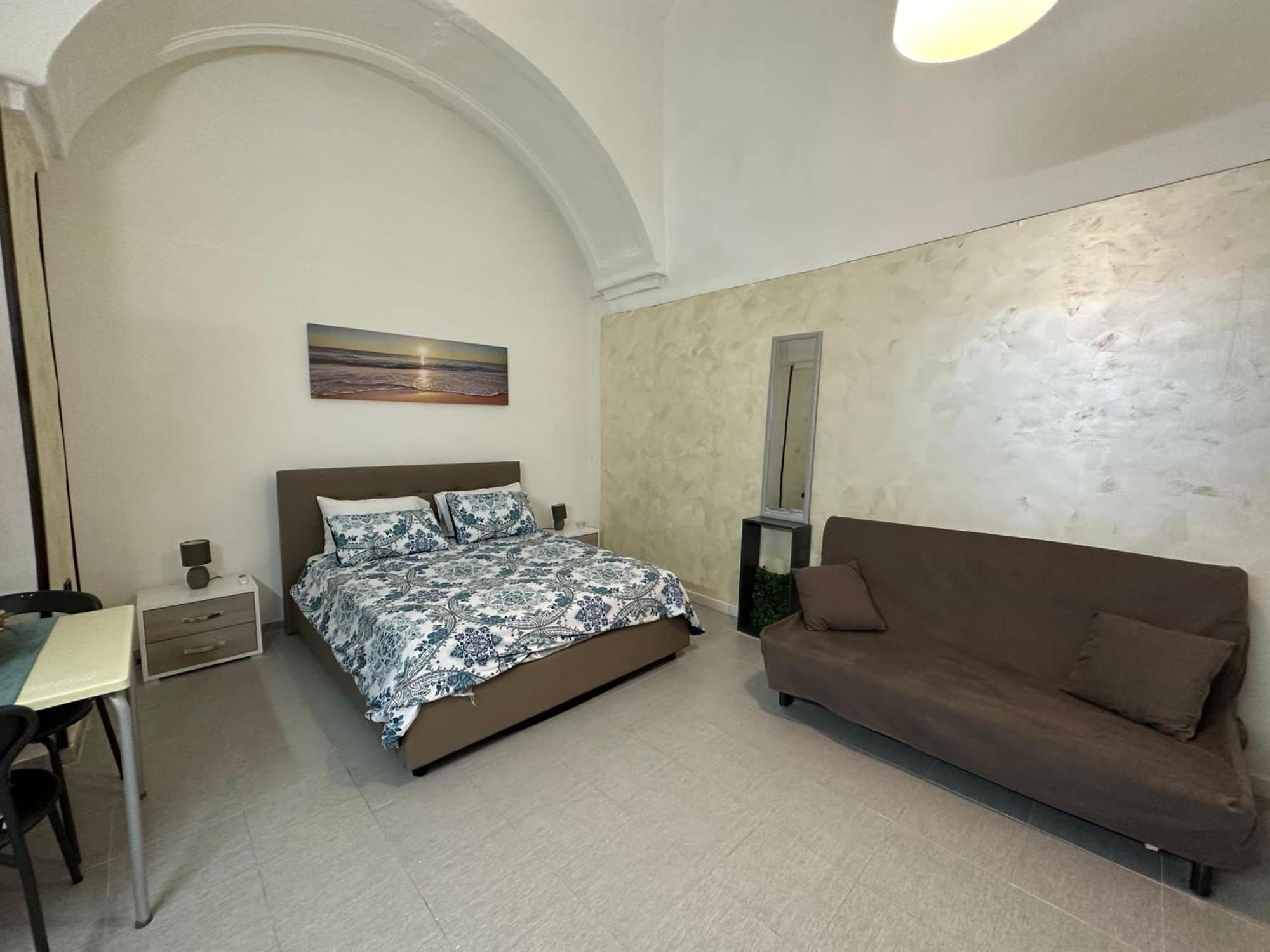 Portico House 17 *